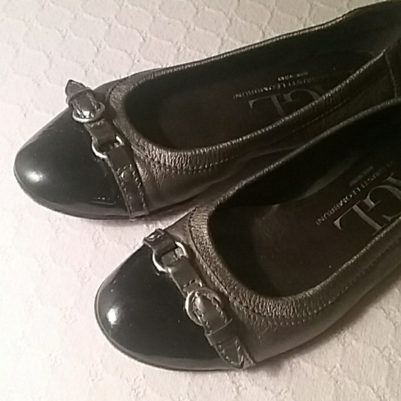 Shoes - Picture 3 of 4